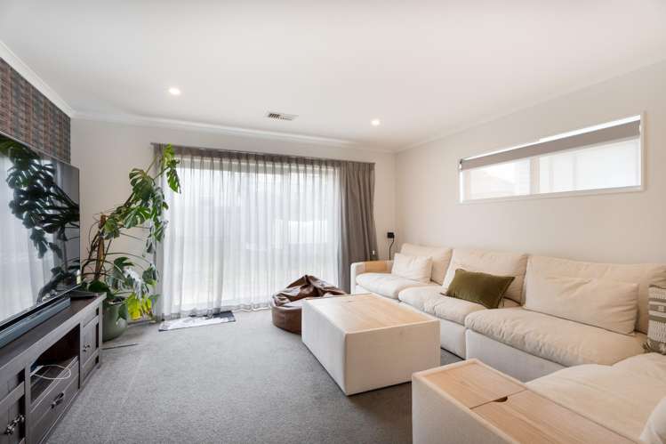 33 Melksham Drive Churton Park_11