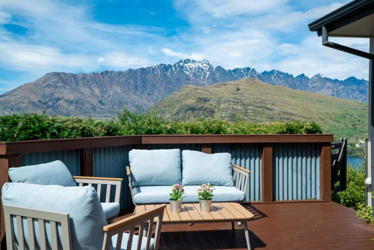 8 Goldleaf Hill Queenstown_19