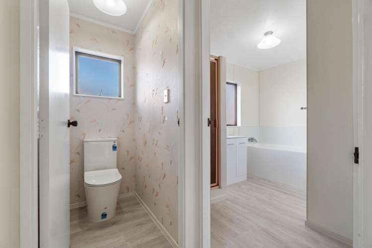 1/116 Bradbury Road Botany Downs_11