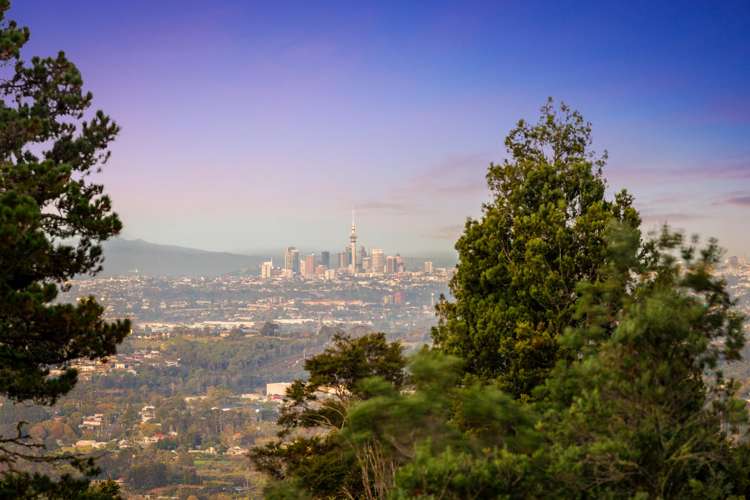 892 West Coast Road_1