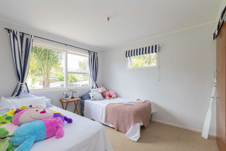 7 Birds Beach Road Tapora_13