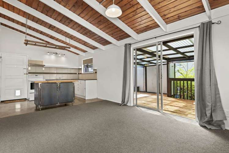 2/25 Matai Road Stanmore Bay_6