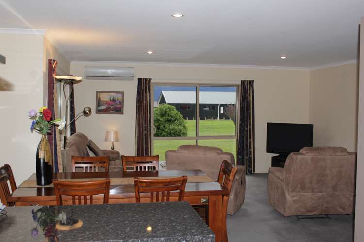 13 Wet Jacket Place Te Anau_10