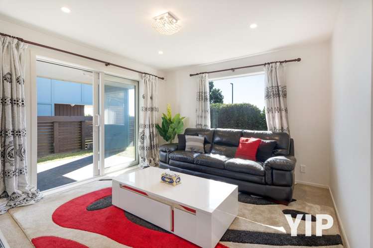 74 Cedarwood Street Woodridge_6