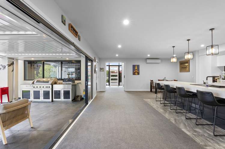 27 Carnaveron Drive Lincoln_11