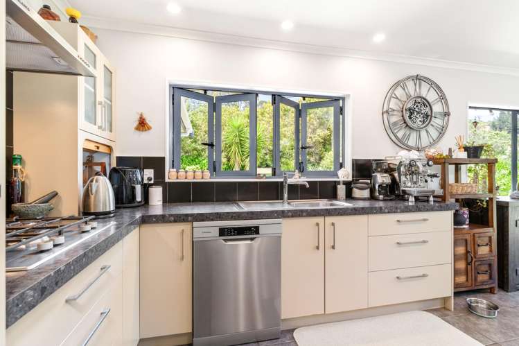 5523 Masterton Castlepoint Road Whakataki_9