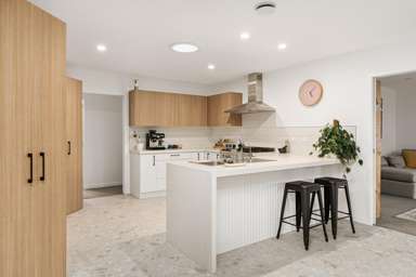 32 Tomika Crescent_4
