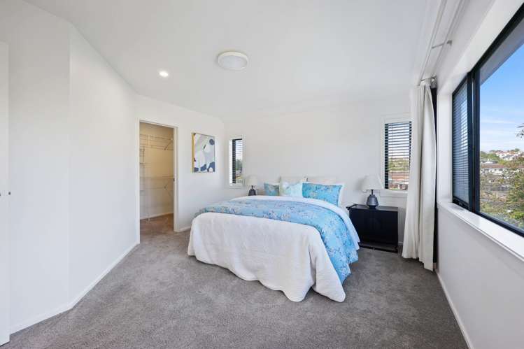 2/30 Eastern Beach Road Bucklands Beach_12