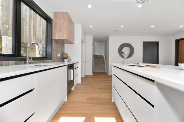 2/43 Savoy Road Glen Eden_12