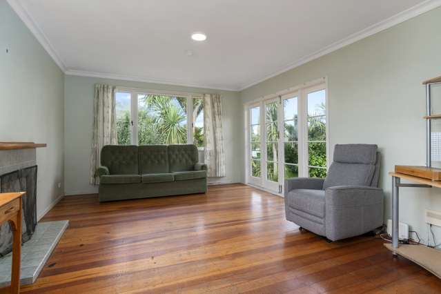 2 Woodford Avenue Brookfield_1