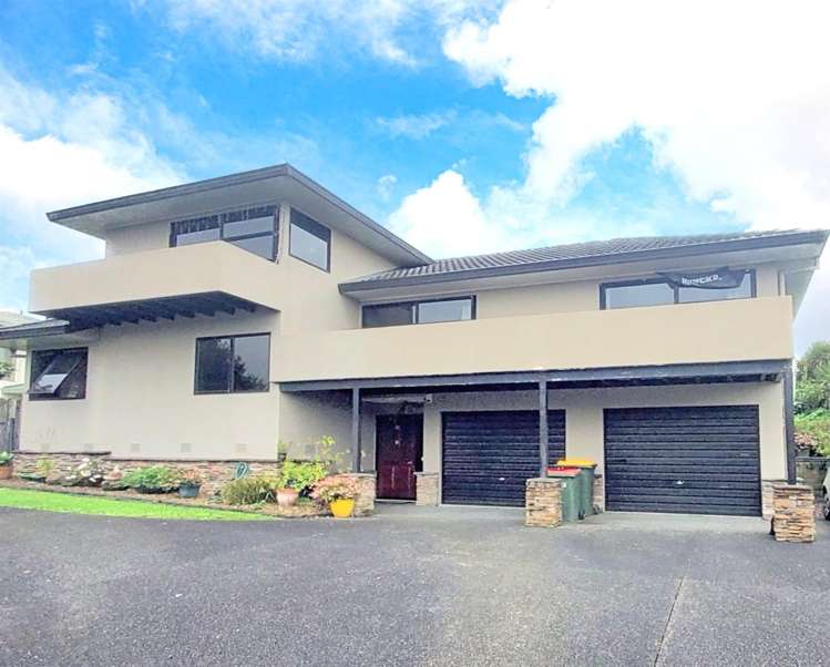 2/ 81 Eugenia Rise Totara Heights_0