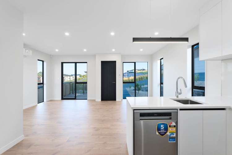 18 & 18a Katote Avenue Swanson_44