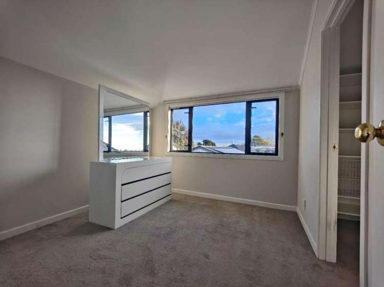 2 Mellons Bay Road 10679_10