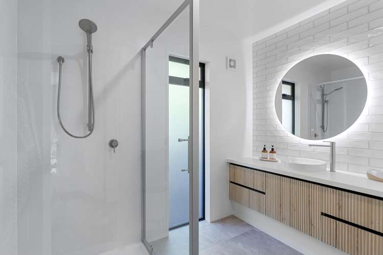 32 Soleares Avenue Mount Pleasant_19