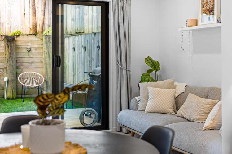 15/18 Hewlett Road Massey_5