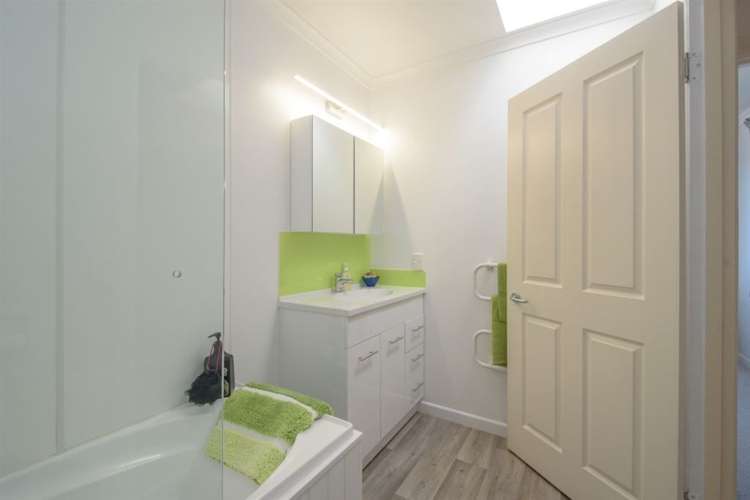 48a Greenstone Place Fernhill/Sunshine Bay_10