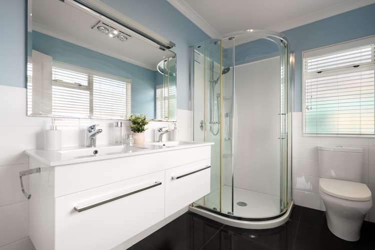 5 Castlehill Court Wattle Downs_11