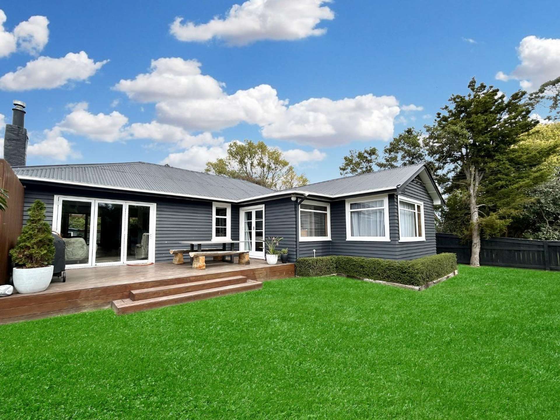 1284 Napier Road 10920_0