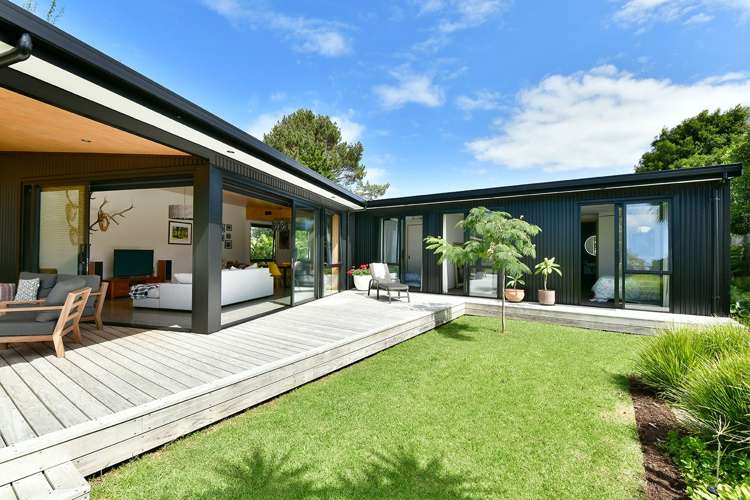 59 The Circle Manly_30