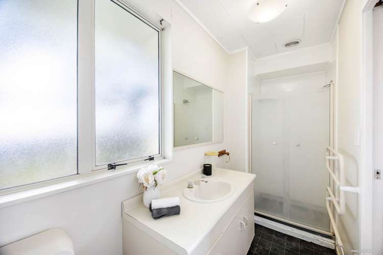 19 Glen Close Glen Eden_9