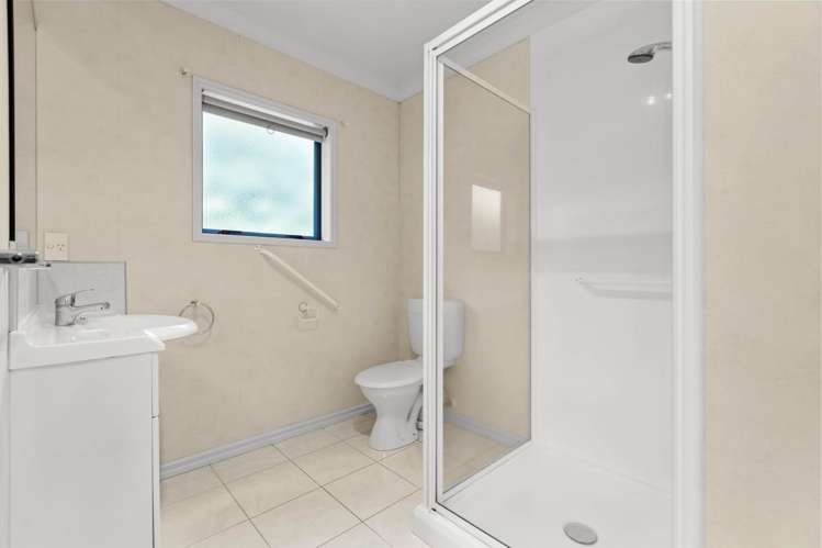 10 Honeysuckle Lane Ohauiti_13