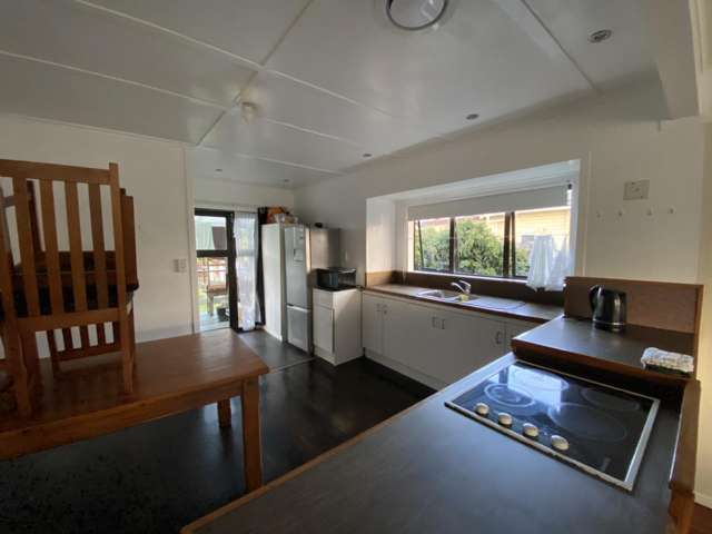 75b Phillips Ave 10917_2