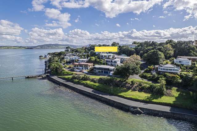 Possible Home & Income with Huge Harbour Views!
