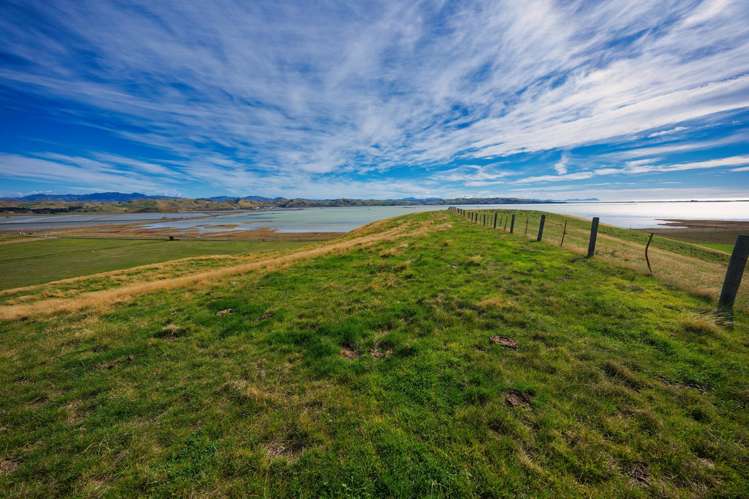 Corner Marfells Beach and Clifford Roads Lake Grassmere_20