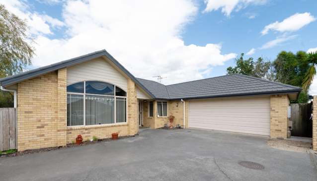Stunning Four Bedroom in Central Locale