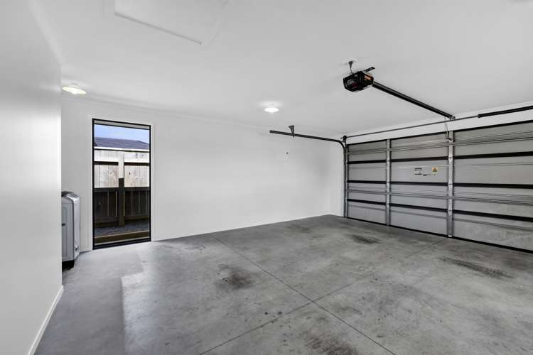 34 Honeyfield Drive Whalers Gate_33