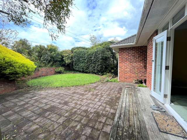 7 Rogan Street Mount Roskill_1