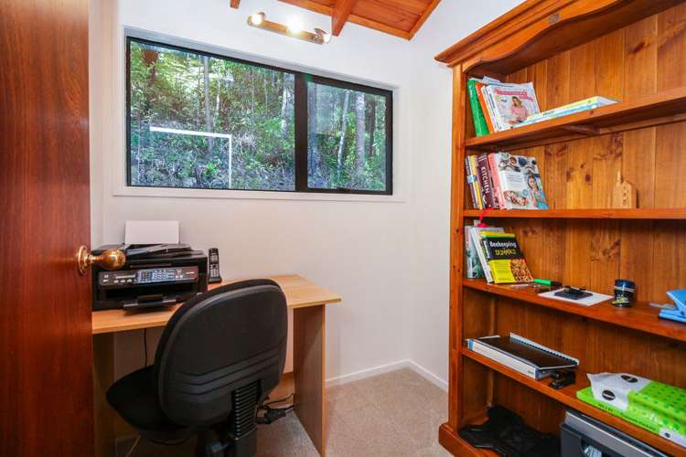22 Valley Road Titirangi_12