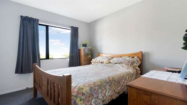 18a Charlenne Close Ranui_13