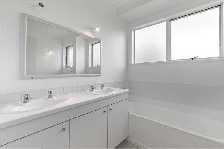 42 Hobby Avenue Birkdale_11