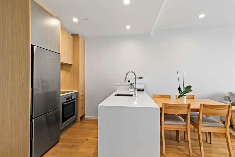 218/9 Madeira Lane Grafton_7