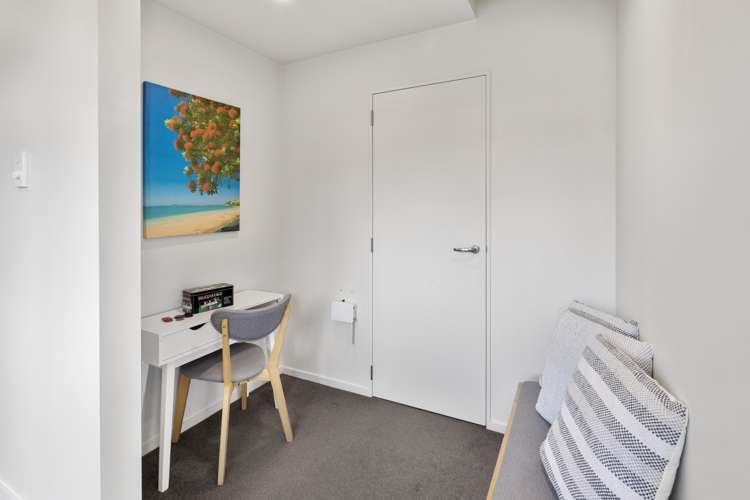 2/46 Bracken Road Paparangi_10