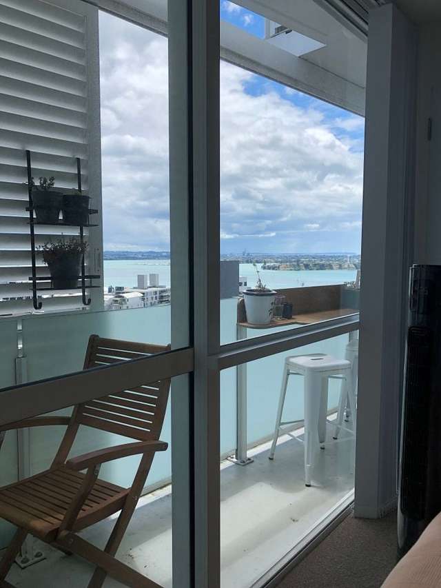 Sunny 2 Bedroom Apartment