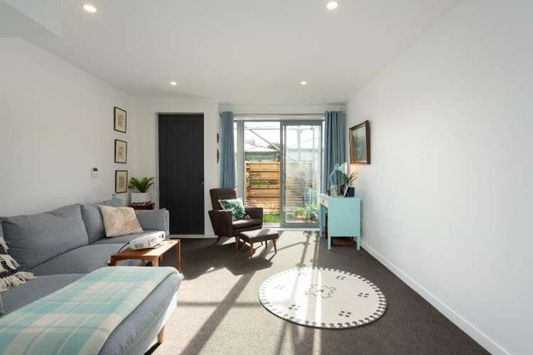8/24 Princess Terrace Newtown_7