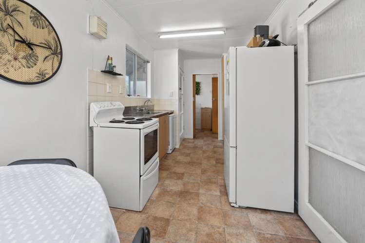 24 Joanne Crescent Pukehangi_6