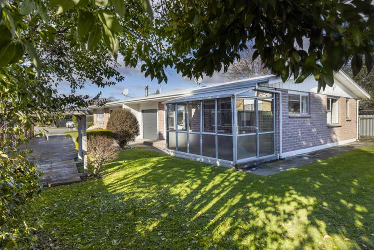 15b Newbourne Crescent Redwoodtown_28