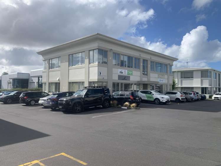 Unit i, 44-46 Constellation Drive Rosedale_1
