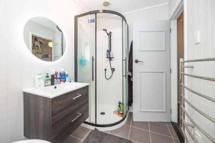 56 Karen Crescent Dinsdale_18