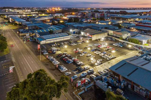Yard 2, 725 Great South Road Penrose_1