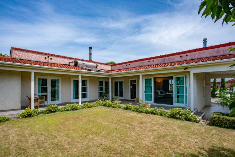 20 Deakin Place Clive_16