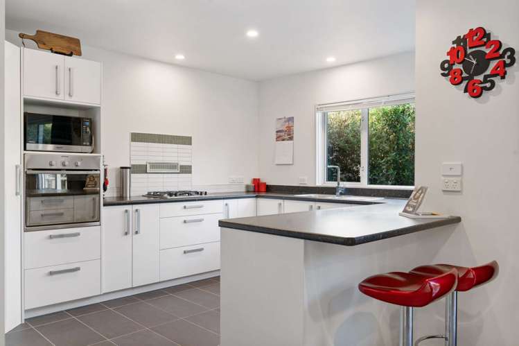 42d James Cook Drive Whitby_5