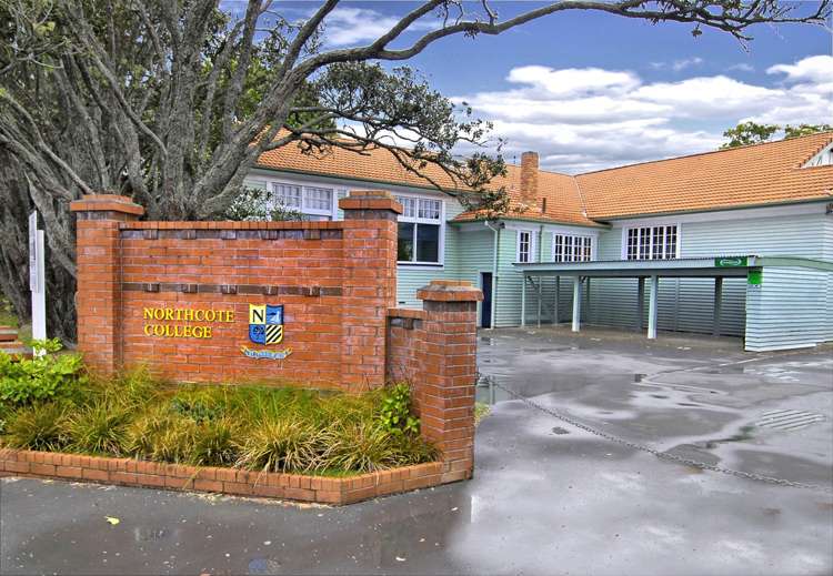 2/132 Onewa Road Northcote_14