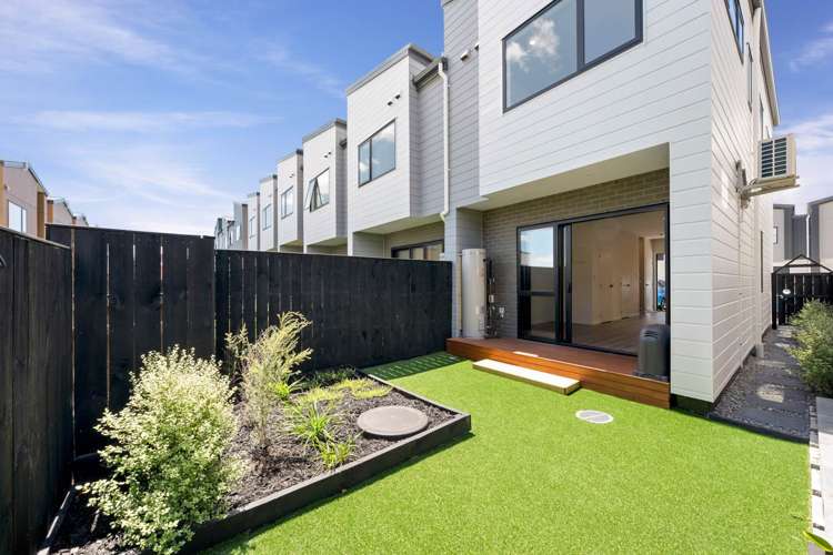 16 Kiato Lane Flat Bush_4