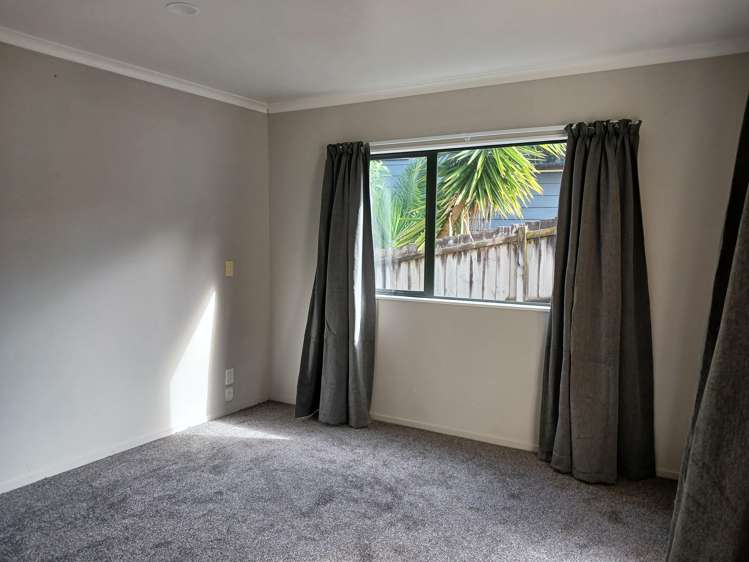 292A West Coast Road Glen Eden_5