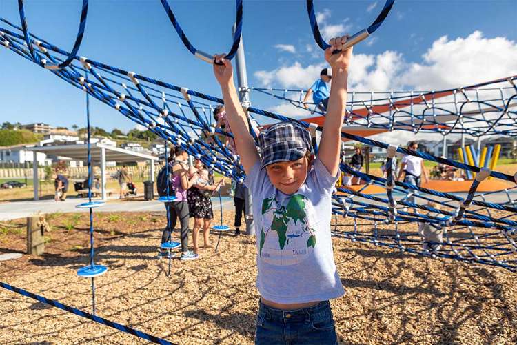 151 Bonair Crescent Silverdale_8