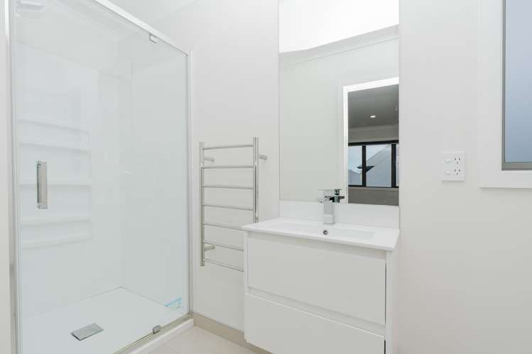 1/18 Pickering Crescent Chedworth_10